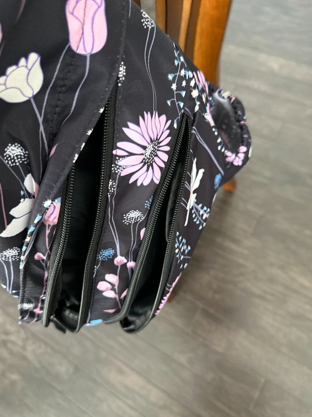 Black Floral Pattern Cross Body Sling Bag - Picture 4 of 8